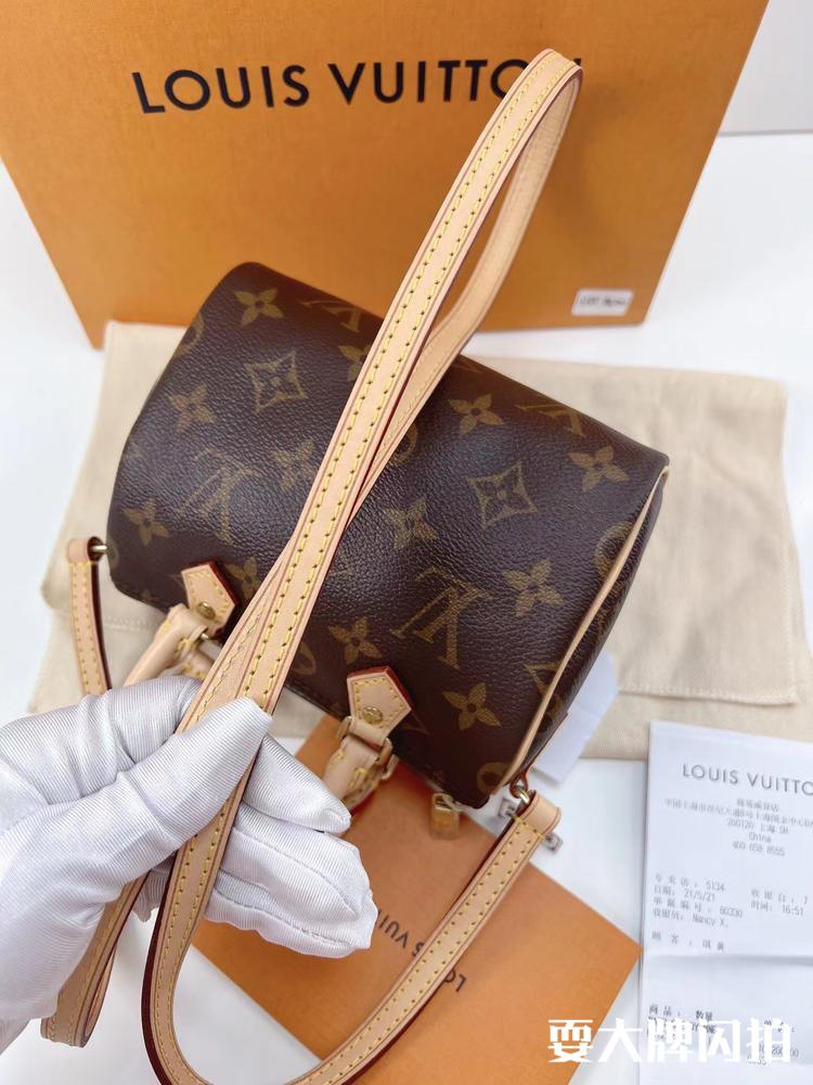 Louis Vuitton路易威登 全新大全套Speedy nano手提斜挎包 LV全新大全套Speedy nano手提斜挎包，小包中的爆款已经绝版，持续溢价一包难求，这枚附件如图大全套有票现货好价